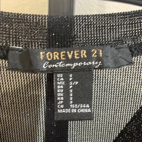 Forever 21 Black Glitter Ruffle Sleeve Top - Picture 4 of 4